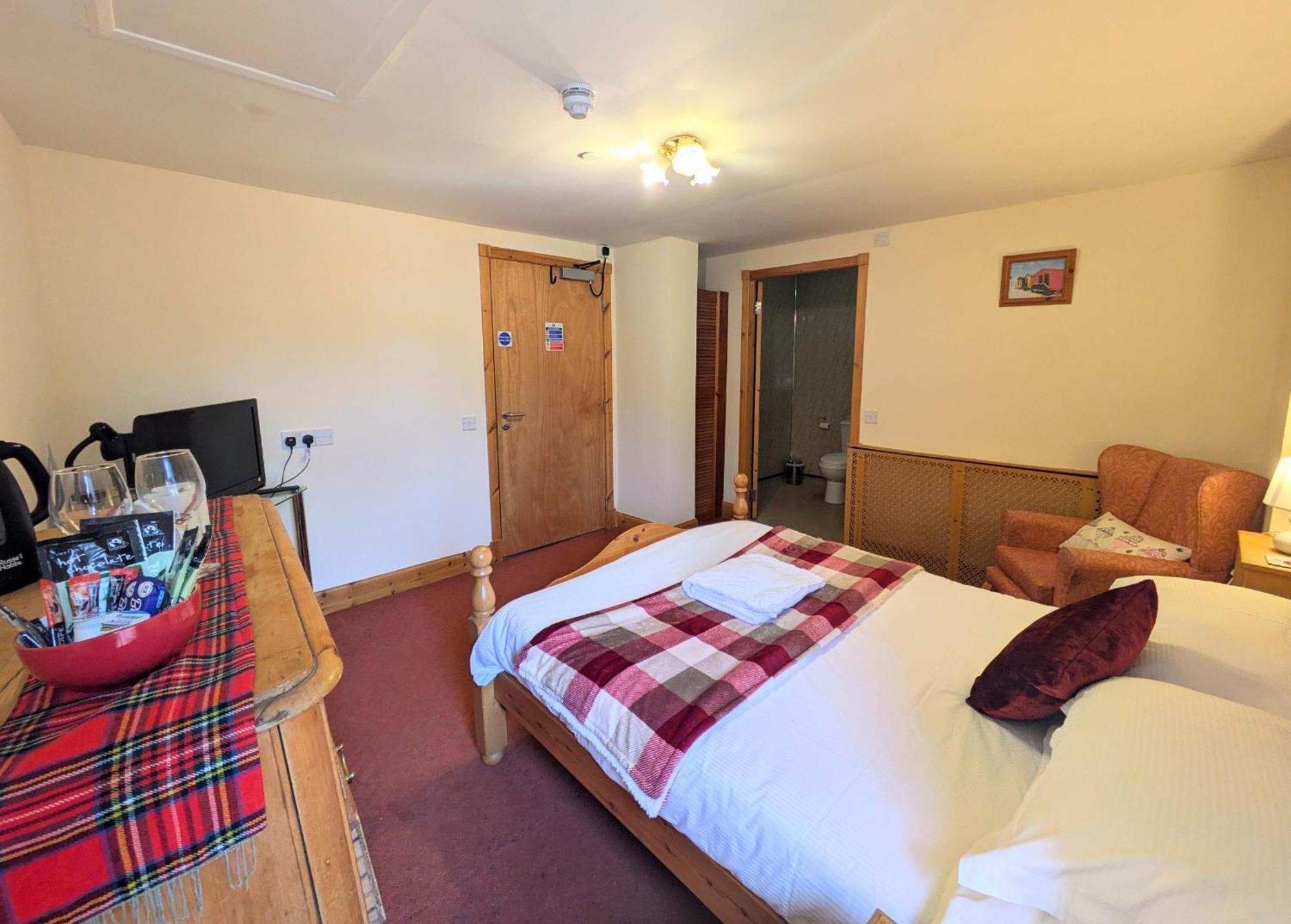 Hollybank - Ensuite Room & Use Of Large Shared Kitchen Dumfries Exteriör bild