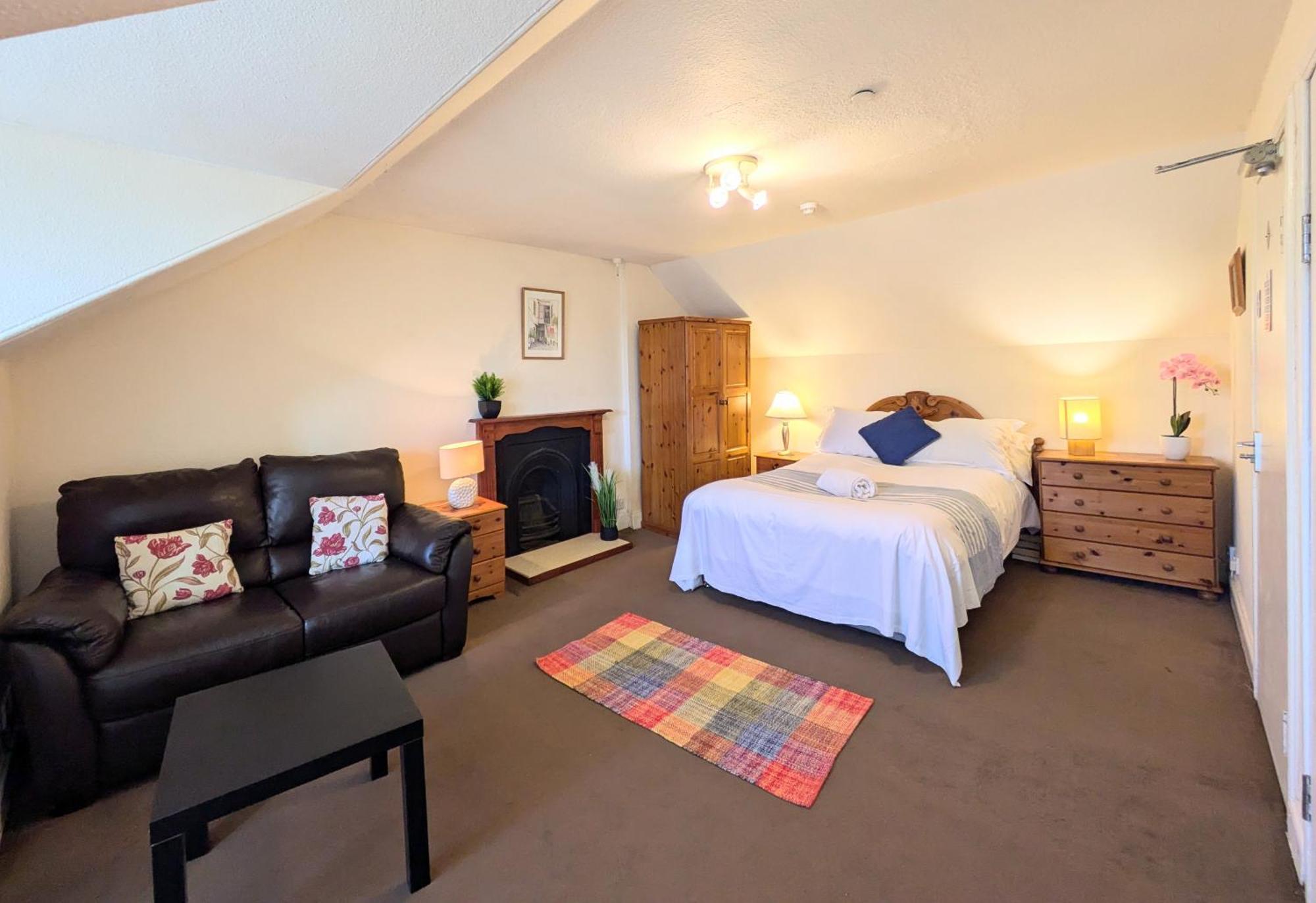 Hollybank - Ensuite Room & Use Of Large Shared Kitchen Dumfries Exteriör bild