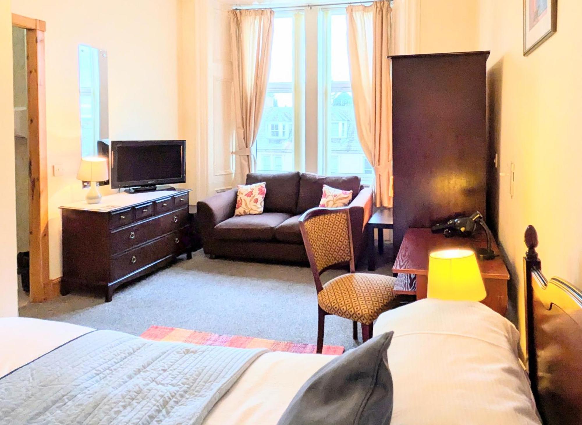 Hollybank - Ensuite Room & Use Of Large Shared Kitchen Dumfries Exteriör bild