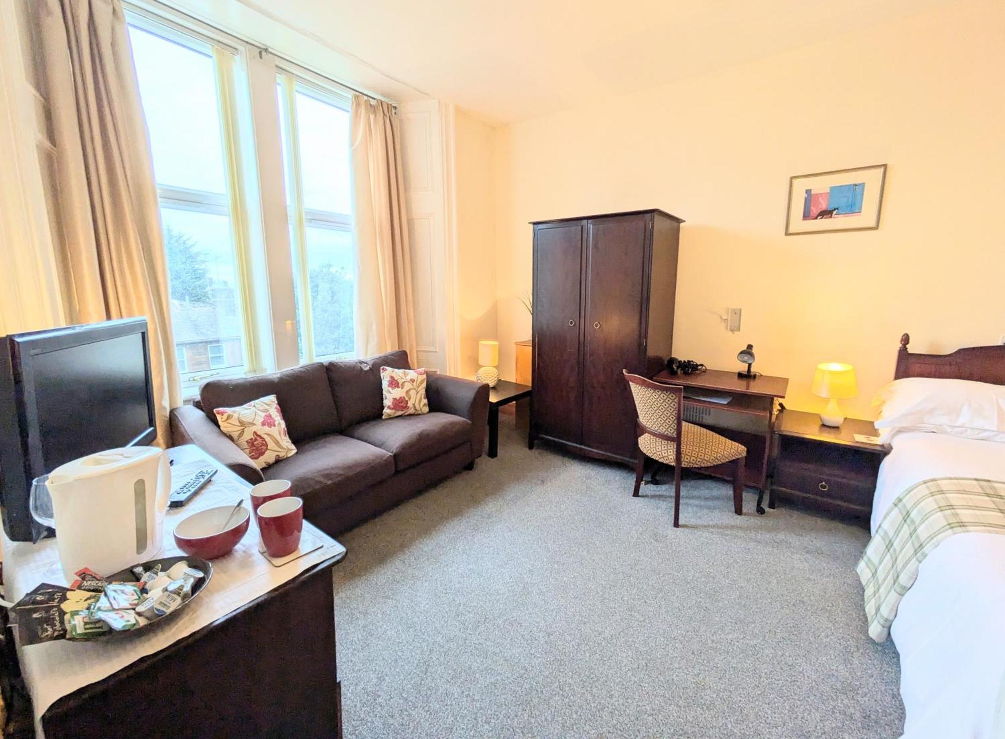 Hollybank - Ensuite Room & Use Of Large Shared Kitchen Dumfries Exteriör bild